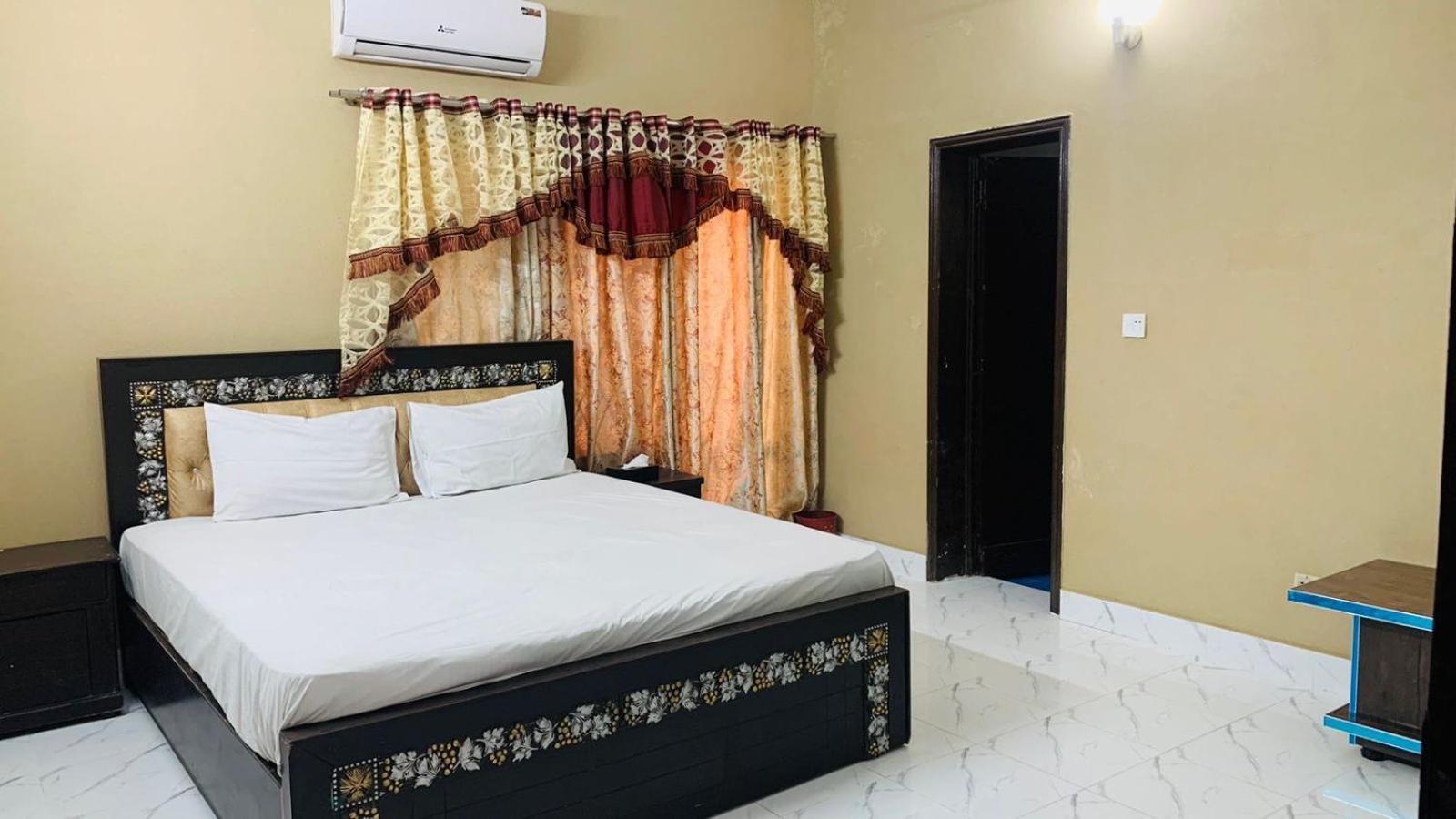 Royal Fort Executive Hotel Gulberg Lahore Ngoại thất bức ảnh
