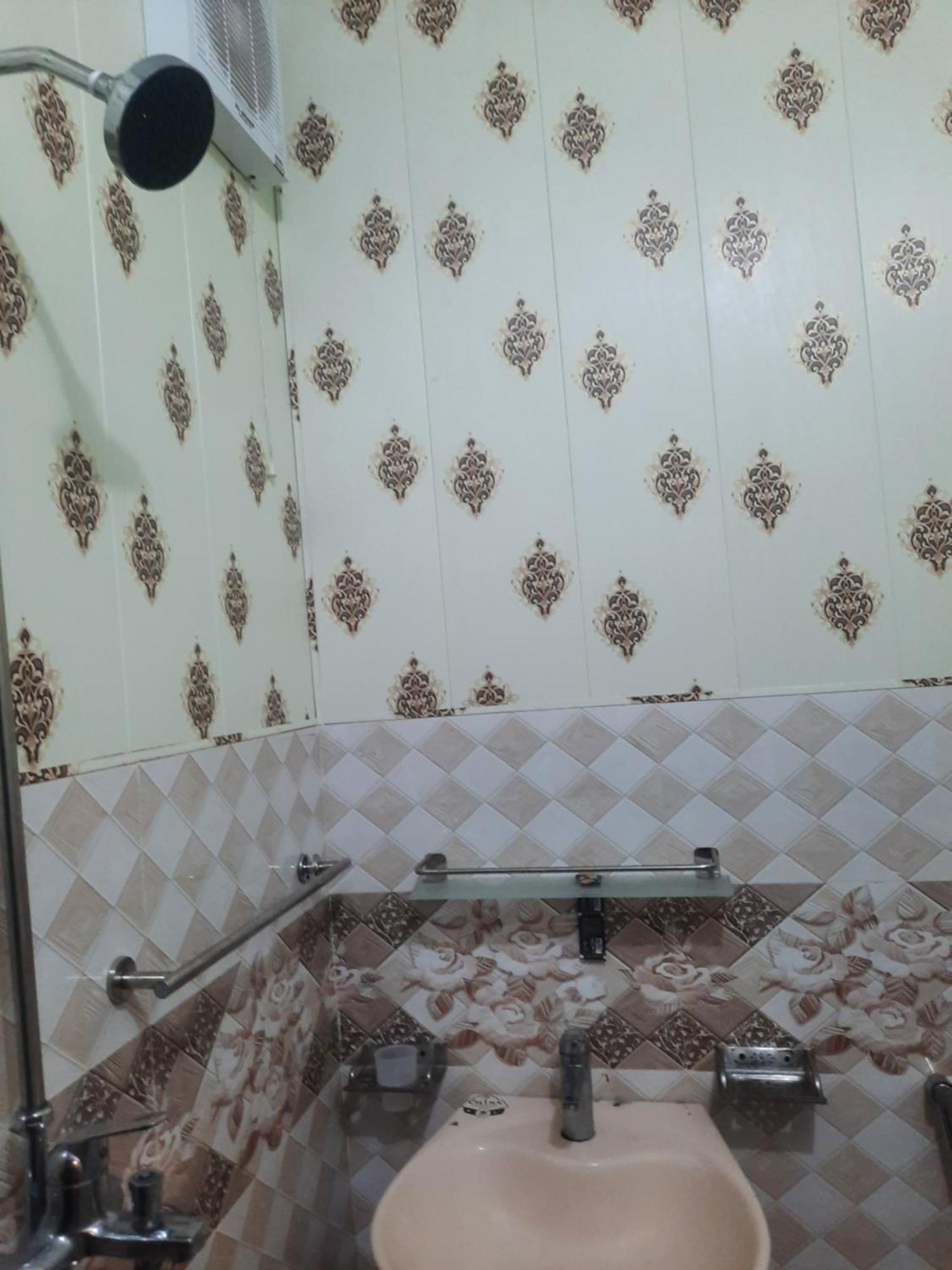Royal Fort Executive Hotel Gulberg Lahore Phòng bức ảnh